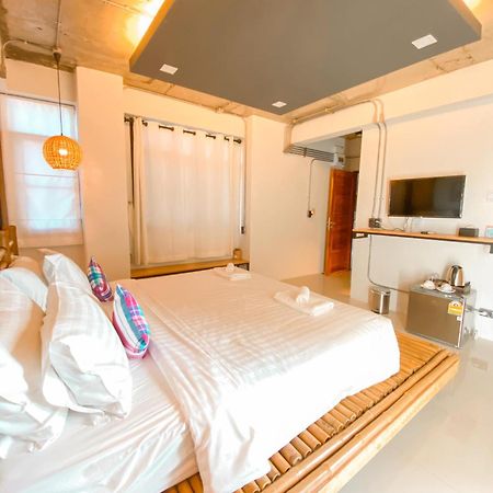 Luck Esan Loft Hotel Ubon Ratchathani Exterior photo