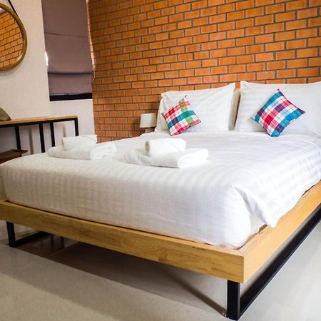 Luck Esan Loft Hotel Ubon Ratchathani Exterior photo