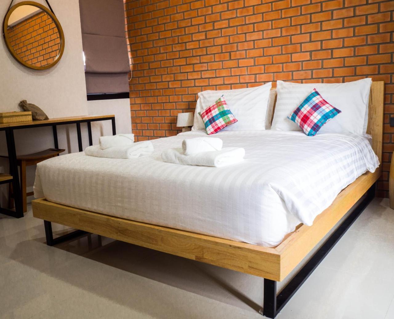 Luck Esan Loft Hotel Ubon Ratchathani Exterior photo