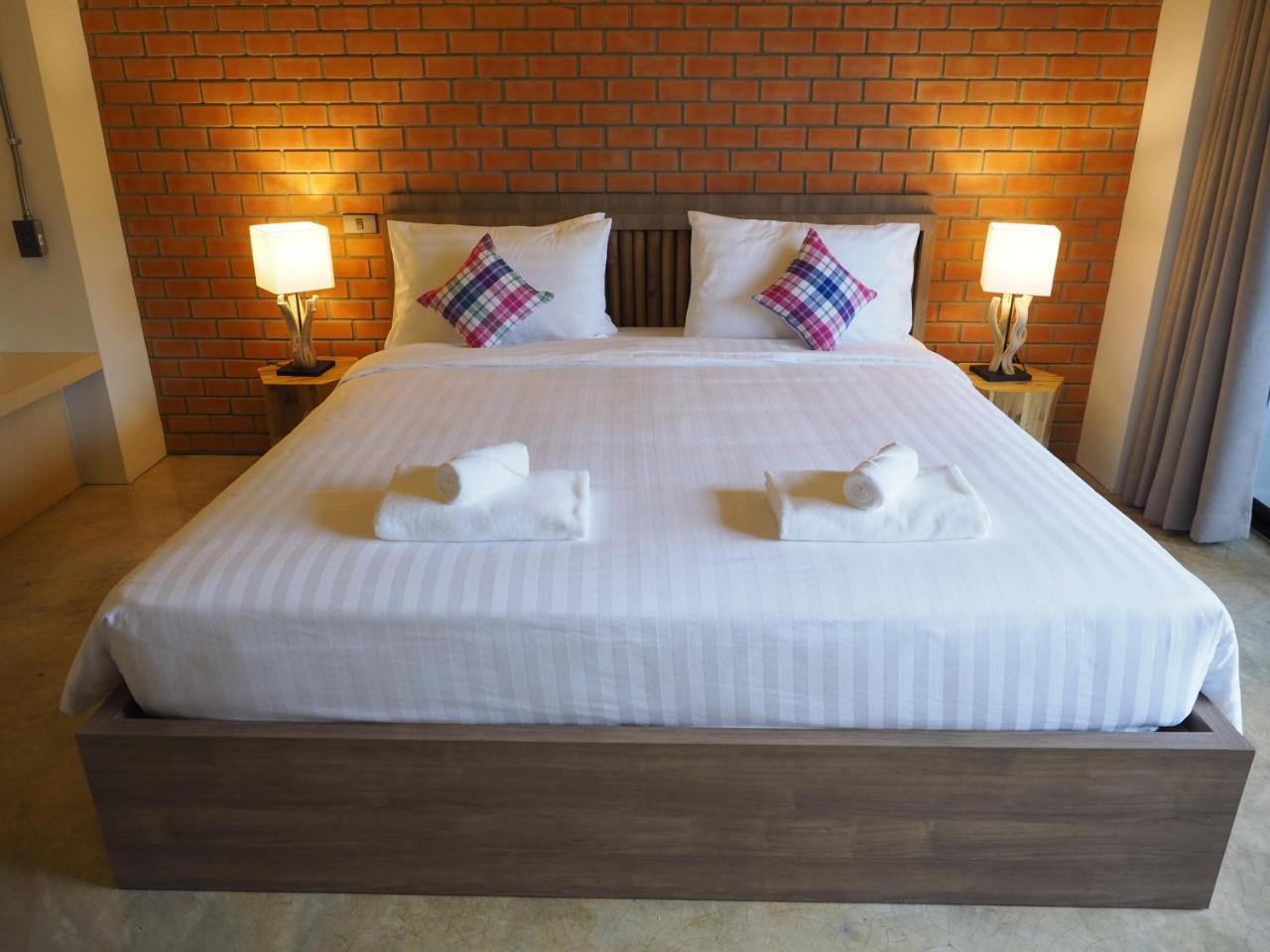 Luck Esan Loft Hotel Ubon Ratchathani Exterior photo