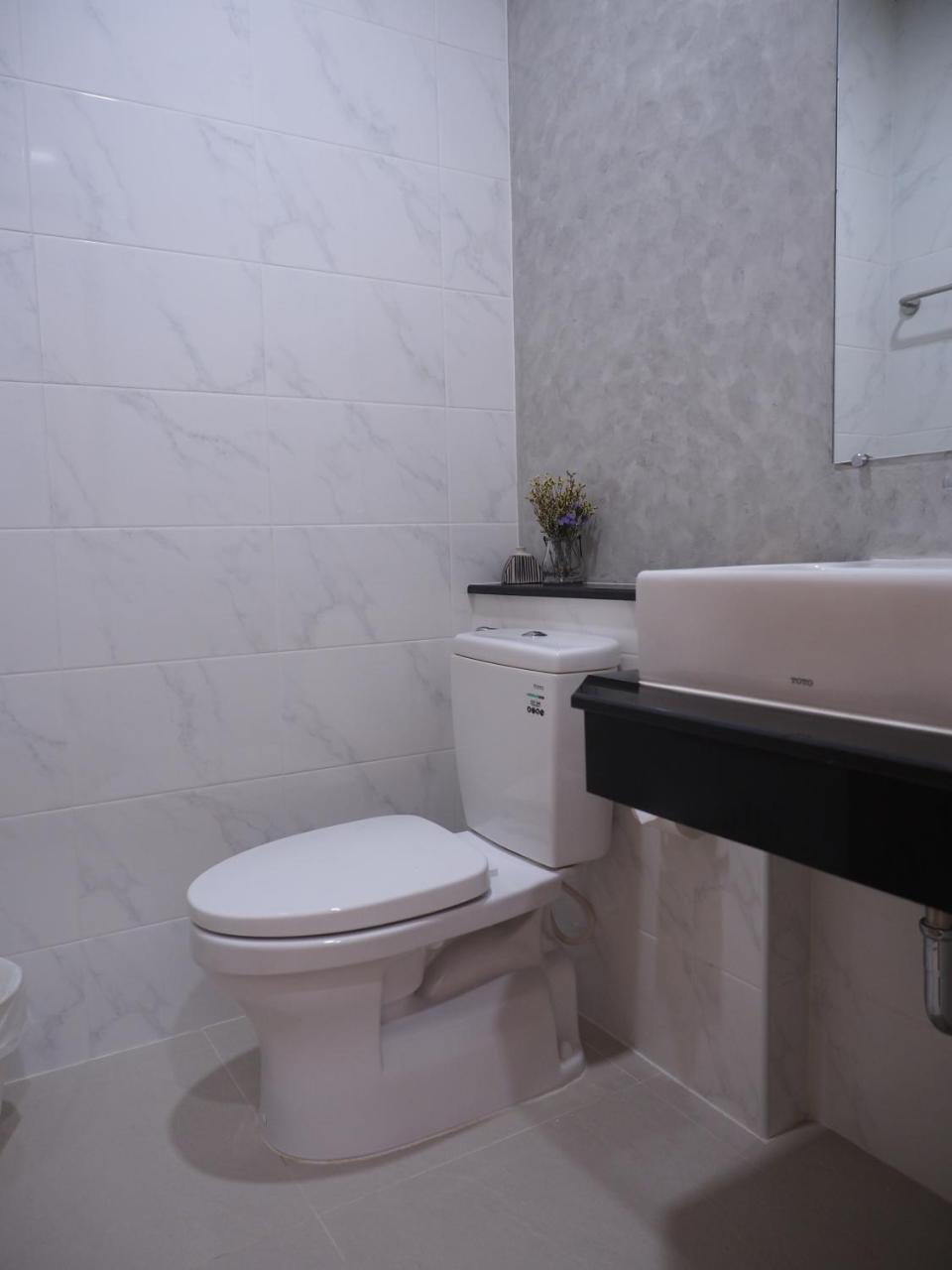 Luck Esan Loft Hotel Ubon Ratchathani Exterior photo