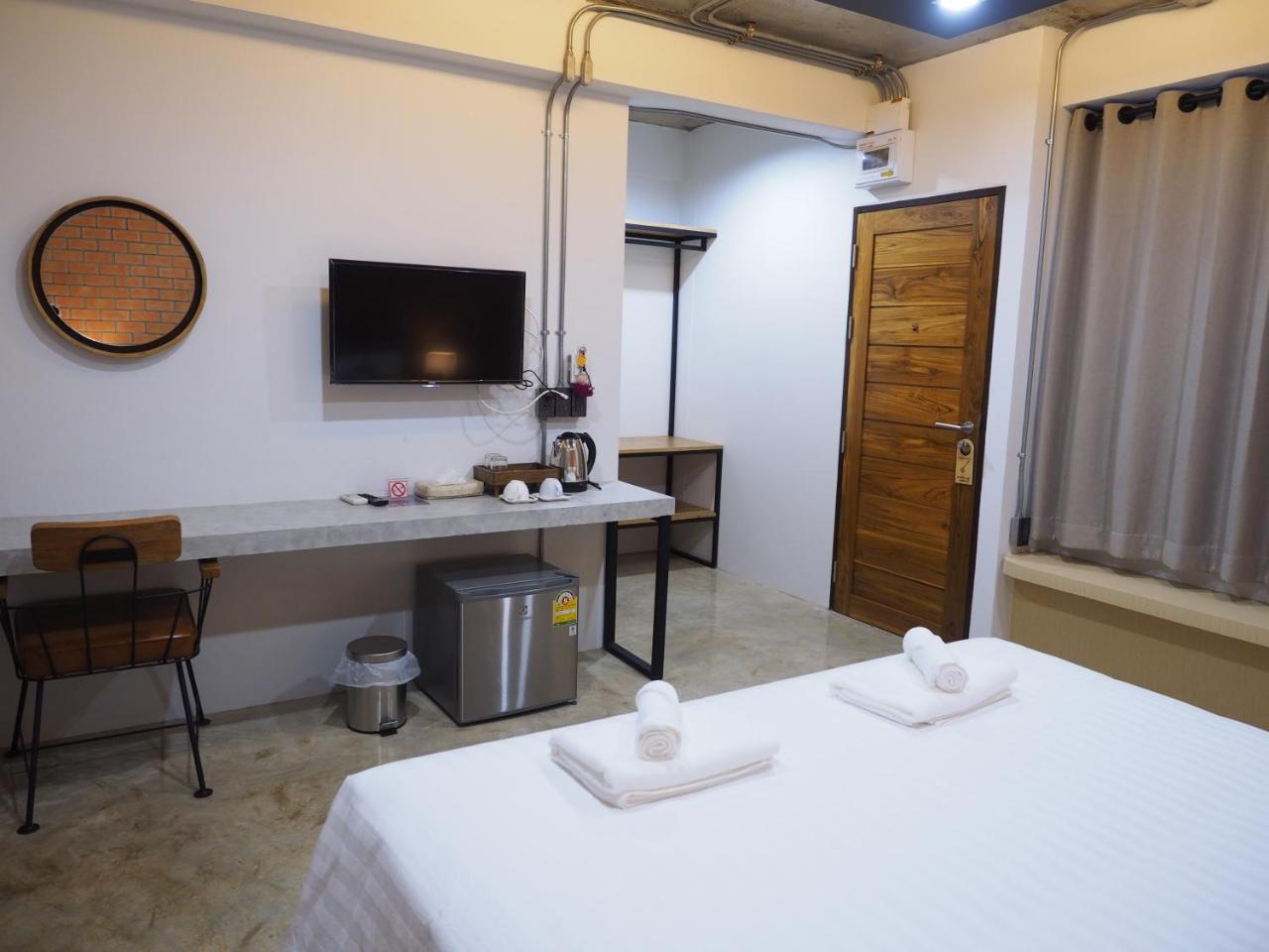 Luck Esan Loft Hotel Ubon Ratchathani Exterior photo